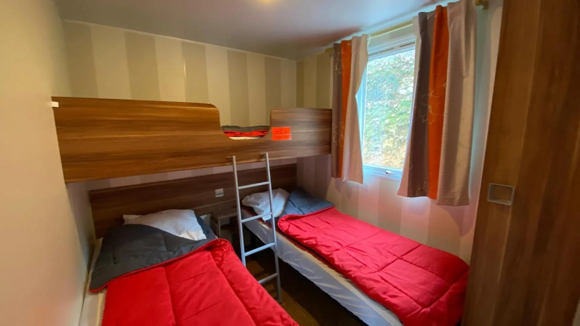 Kemping Camping Cascade Aveyron Saint-Rome-de-Tarn Franciaország