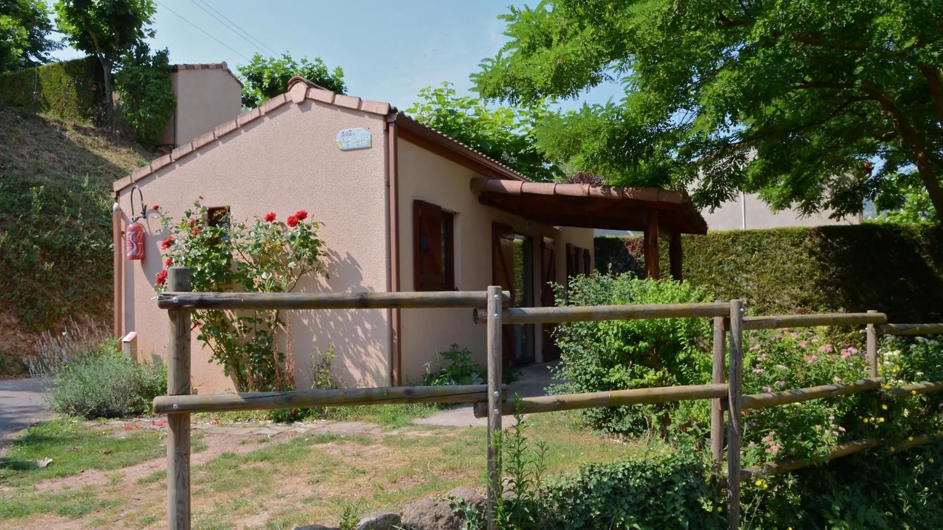 Camping Cascade Aveyron Saint-Rome-de-Tarn France